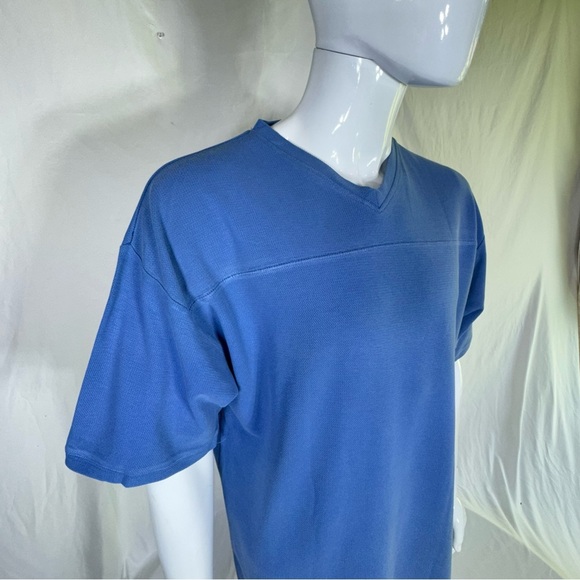 BLEU by Arrow Men's Blue Textured Knit V-Neck Shirt - Picture 2 of 6